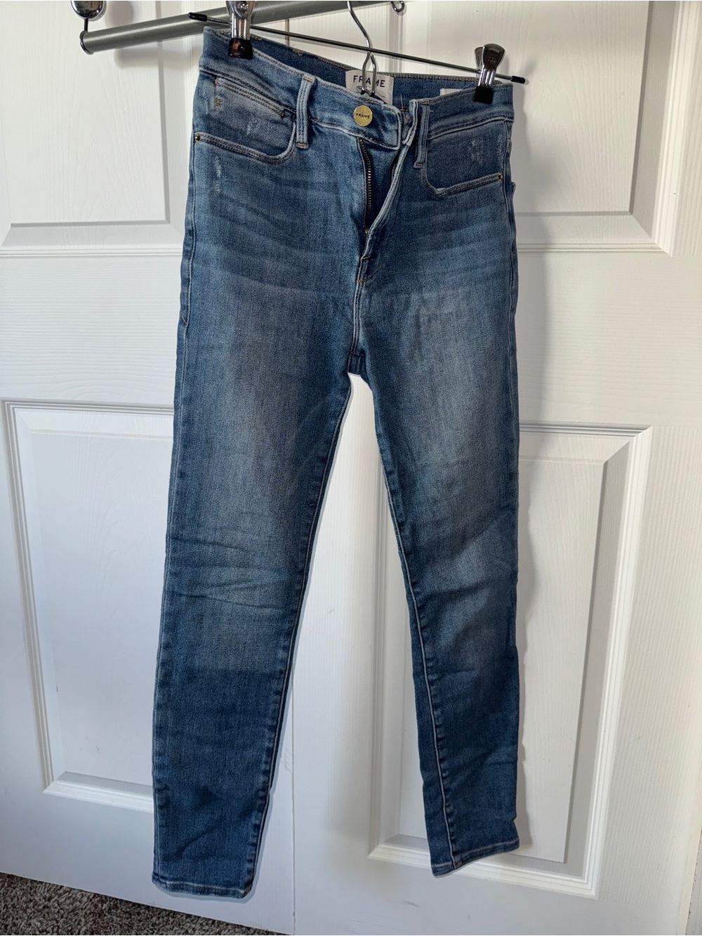 Frame Denim Skinny Jeans in Medium Blue Wash